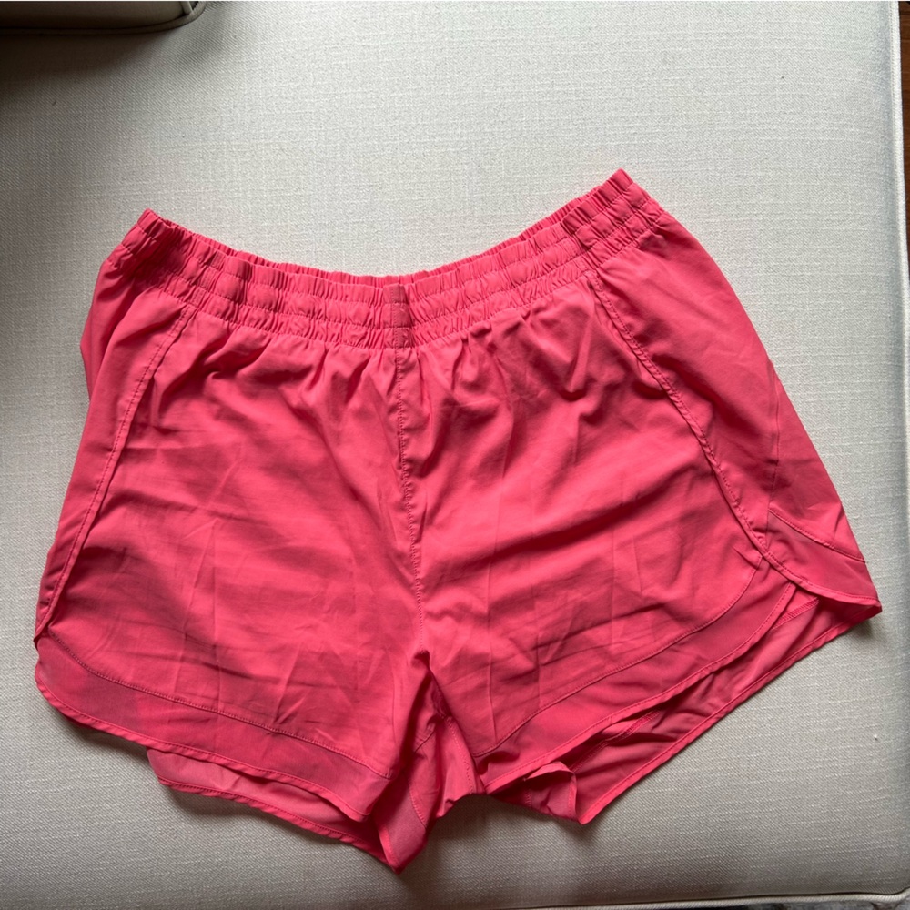 Athleta MESH RACER RUN MID RISE 4 SHORT - 1X Coral color